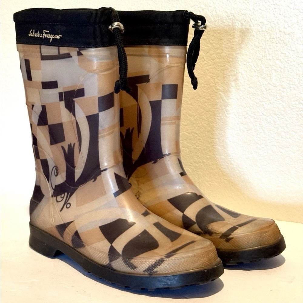 Salvatore Ferragamo Women’s Mid Calf Rubber Rain Boots Size 8 Made In Italy $495 - Picture 4 of 12